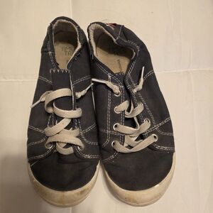 Time and Tru Navy Canvas Sneakers